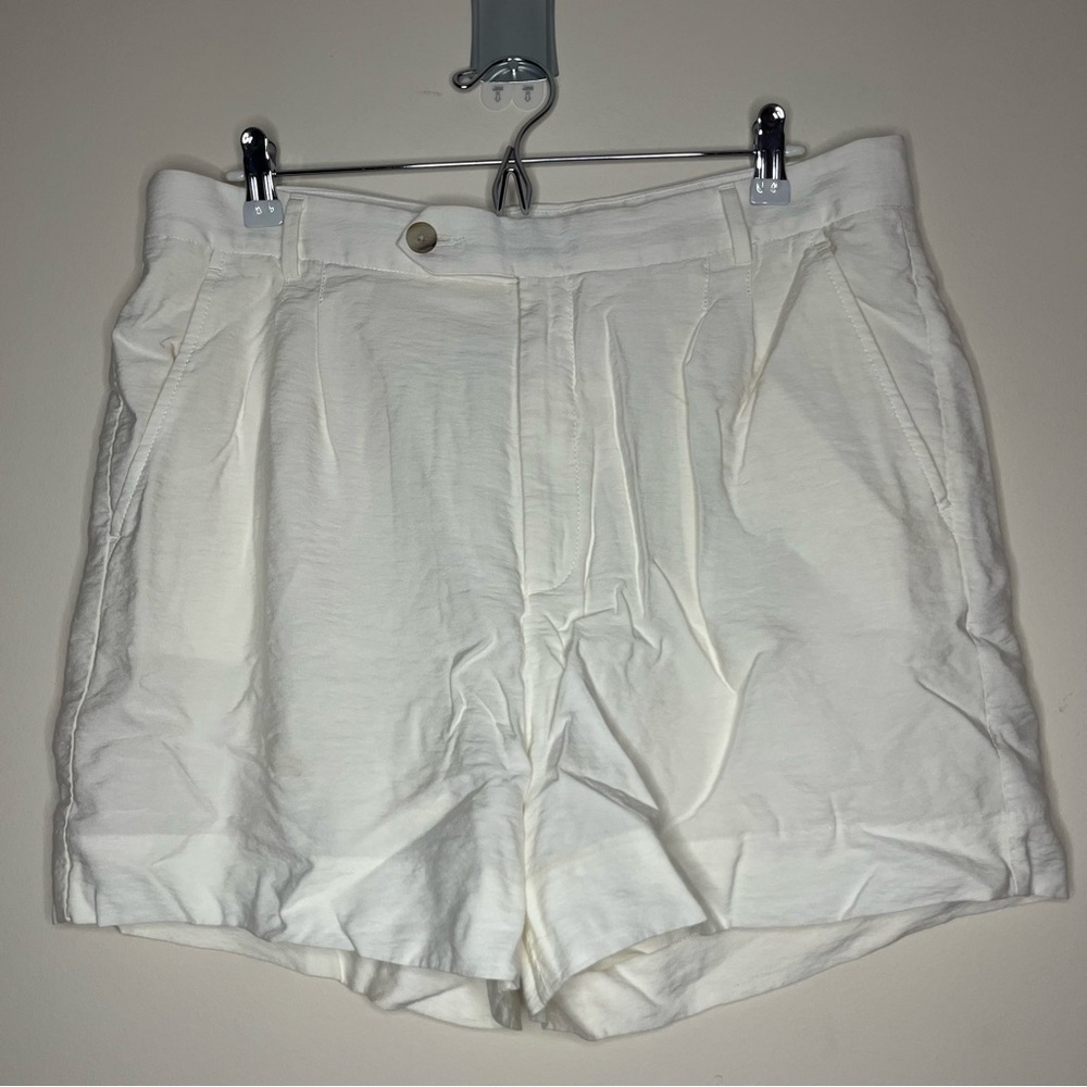 BANANA REPUBLIC High Waisted Minimalist Pleated Dressy Ivory Summer Shorts